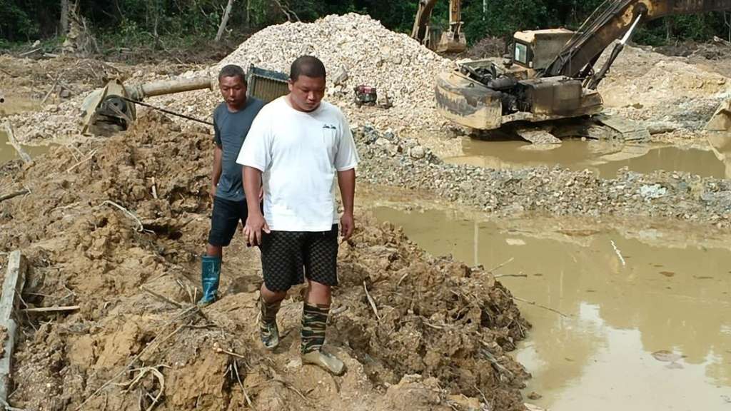 NAIMOS Chinese galamseyers