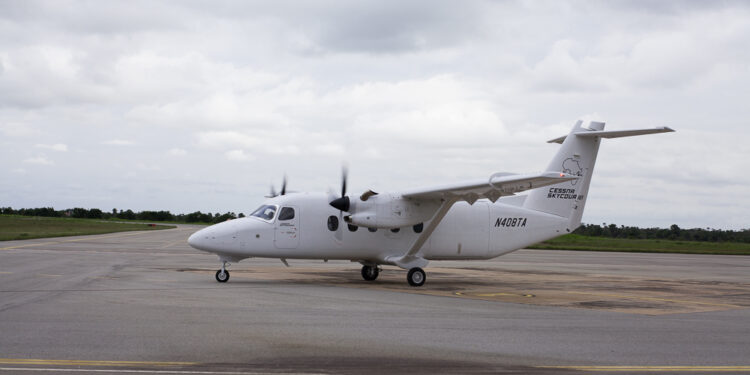 SkyCourier Ho airport