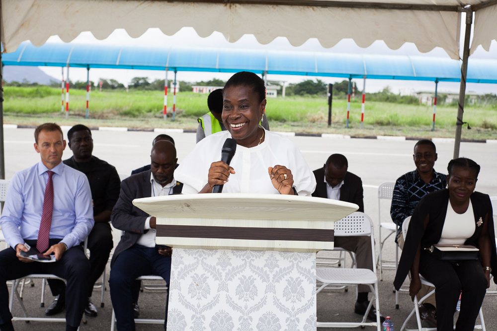 SkyCourier Ho airport