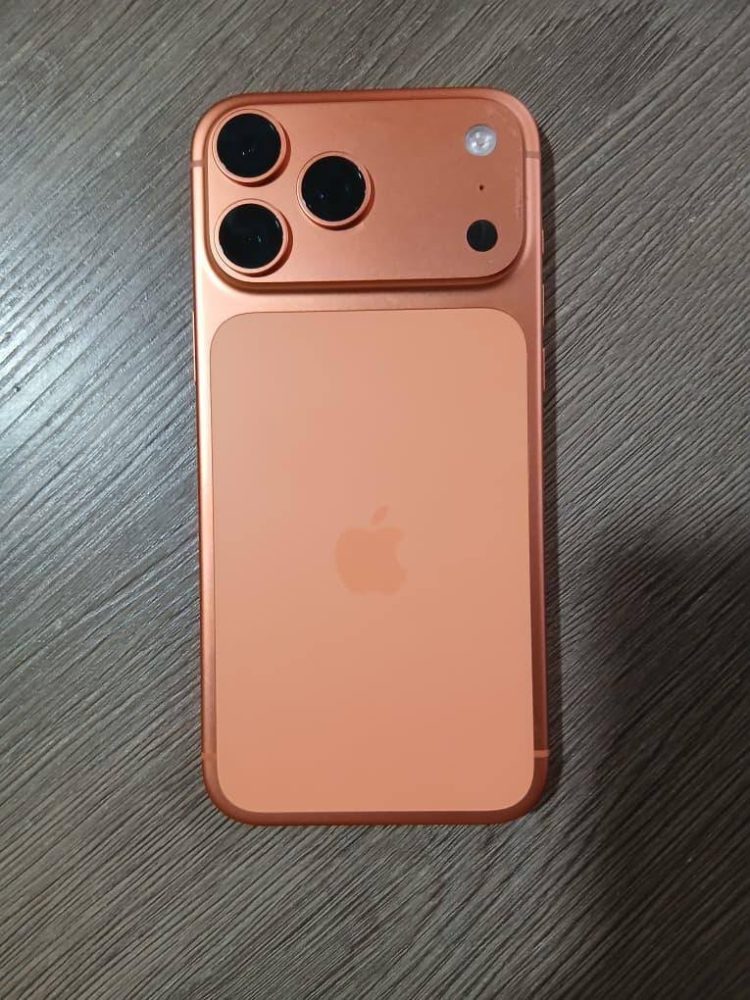 iPhone gold Kwabenya