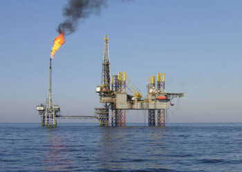 Smuggling oil Gulf