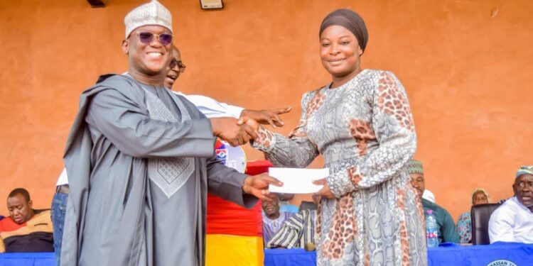 Gushegu: Tampuli disburses over 300k to support brilliant but needy tertiary students